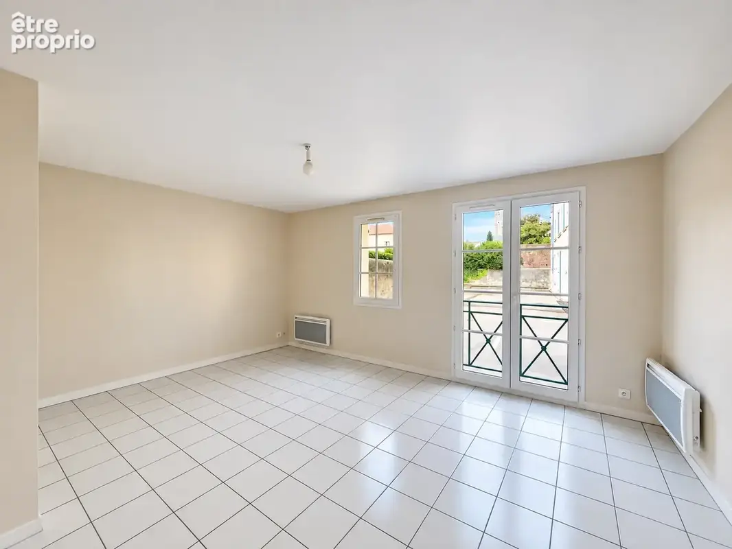 Bureaux à vendre Senlis 2 pièces plein coeur de Senlis - photo 2