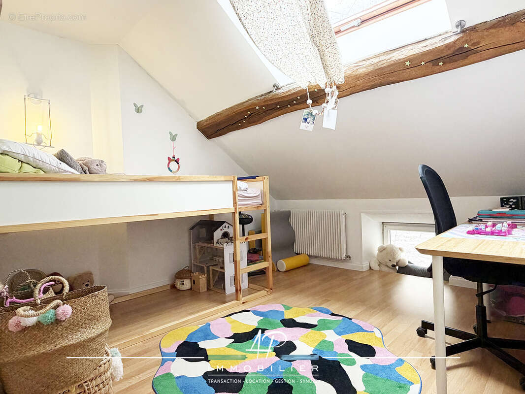 Ensemble immobilier de caractère avec maison rénovée et seconde maison à réinventer - photo 11