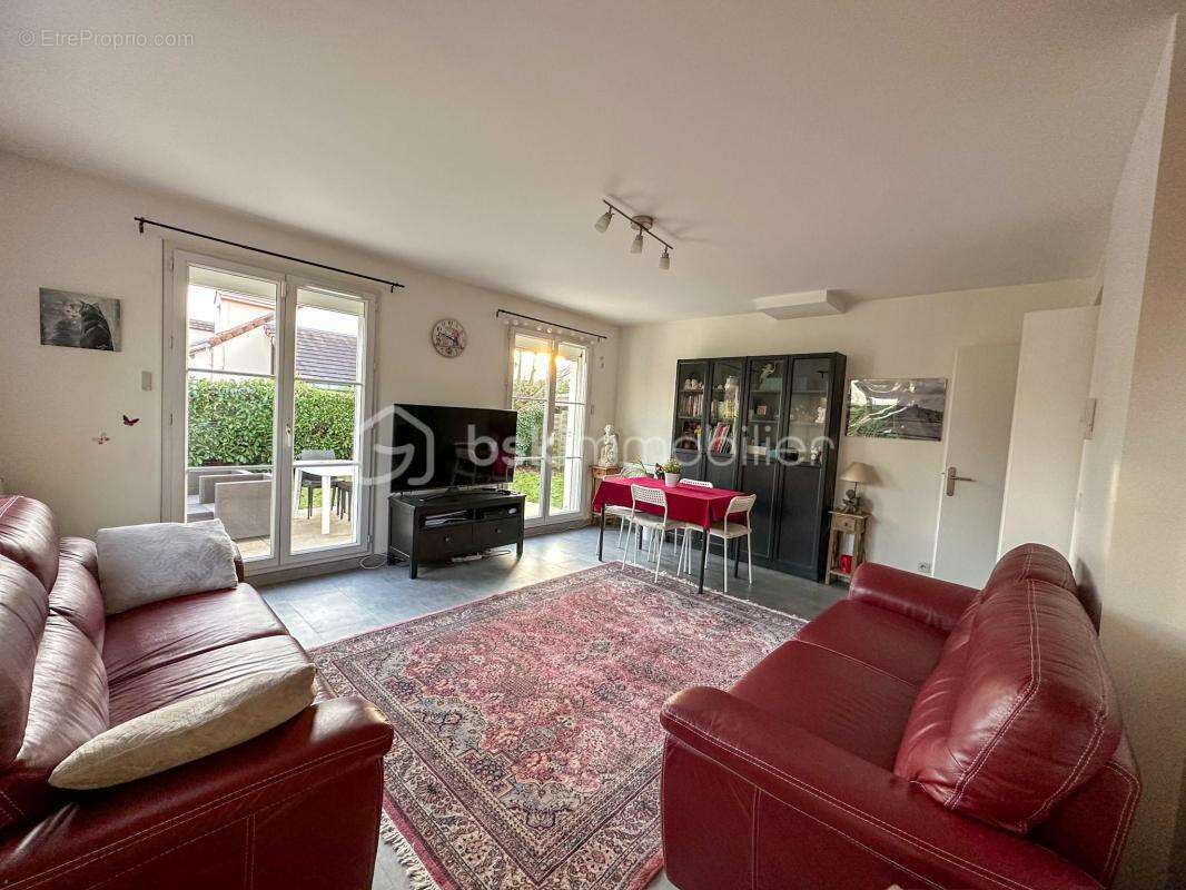 Maison à SAVIGNY-LE-TEMPLE