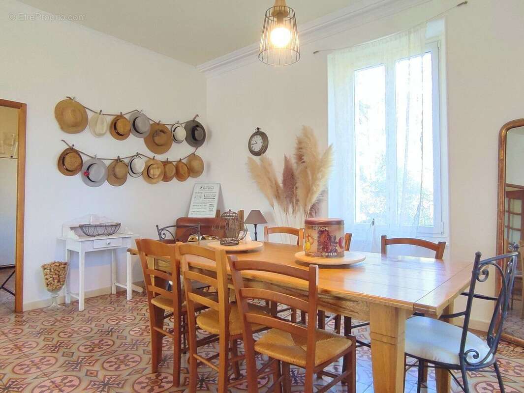 Maison à MOLIERES-SUR-CEZE