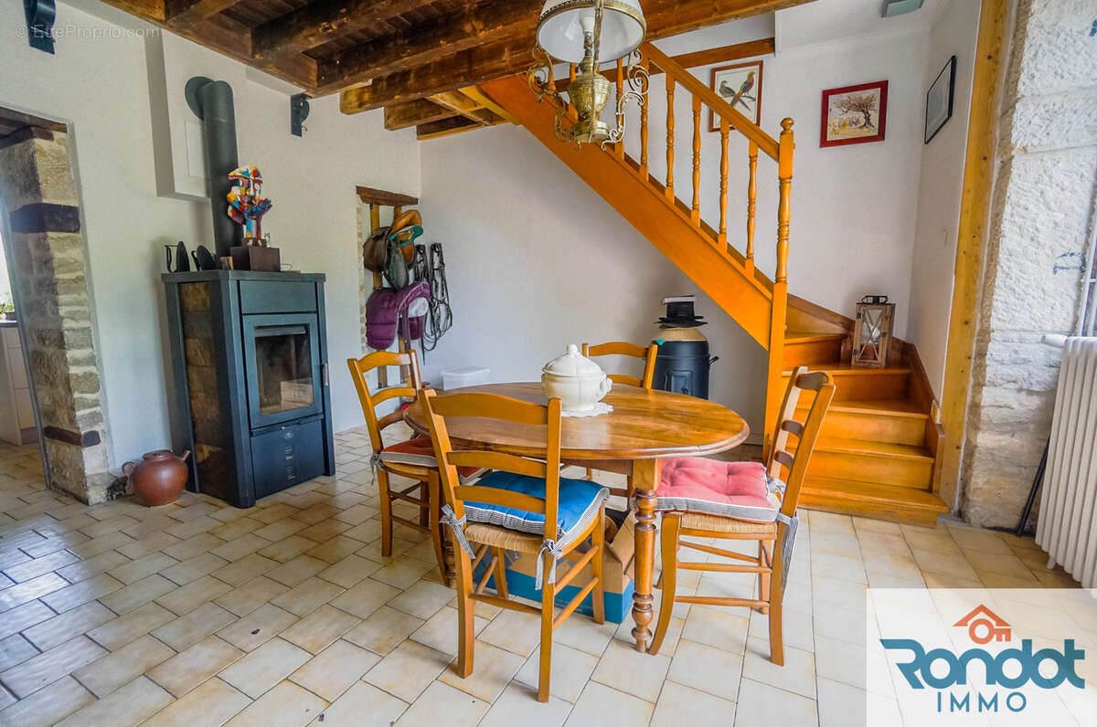 Maison à CUSSEY-LES-FORGES