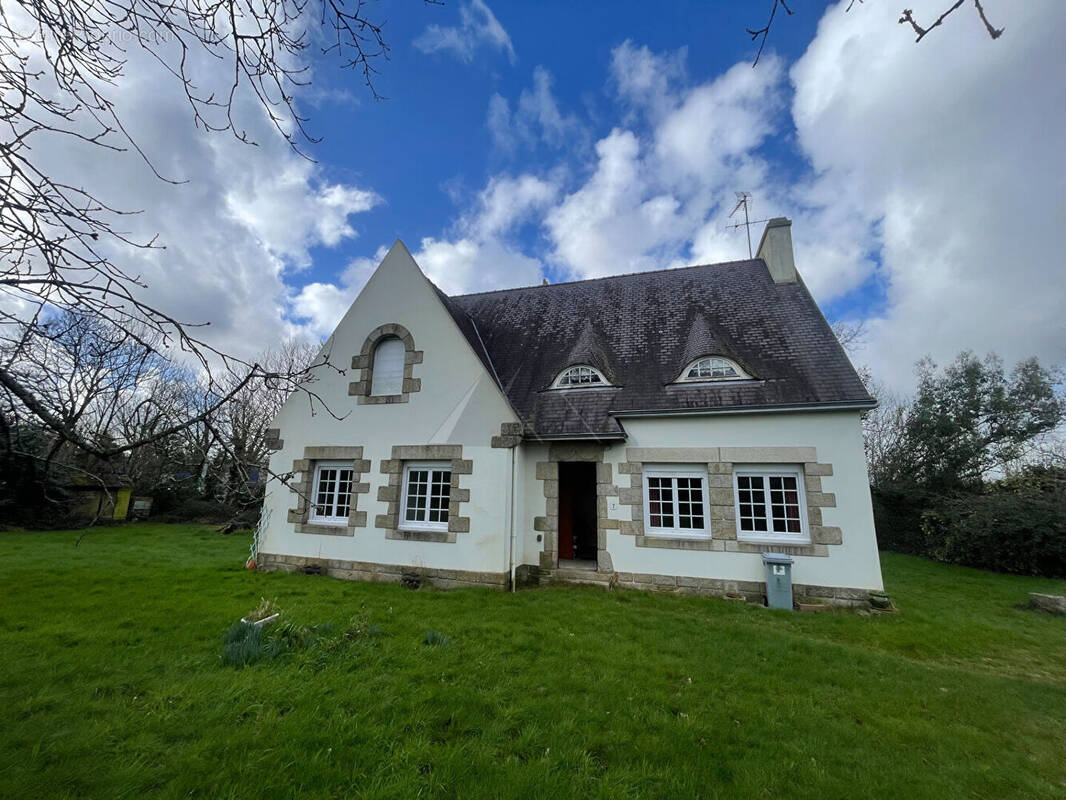 Maison à ERGUE-GABERIC