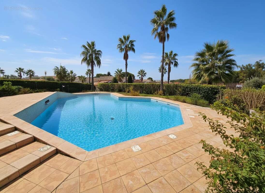 Appartement à VILLENEUVE-LOUBET