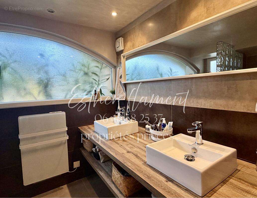 Maison à VEZENOBRES