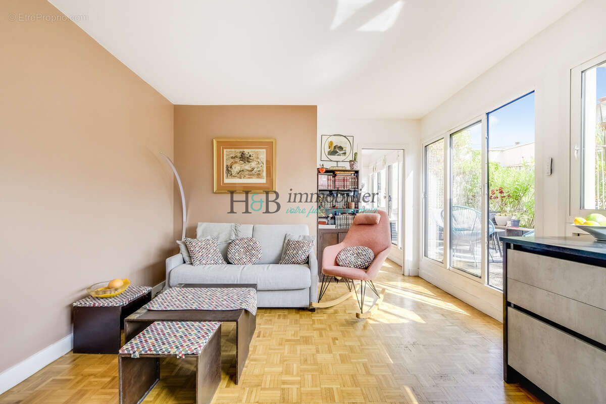 Dernier étage   Terrasse arborée de 45 m2   Vue dégagée - photo 9