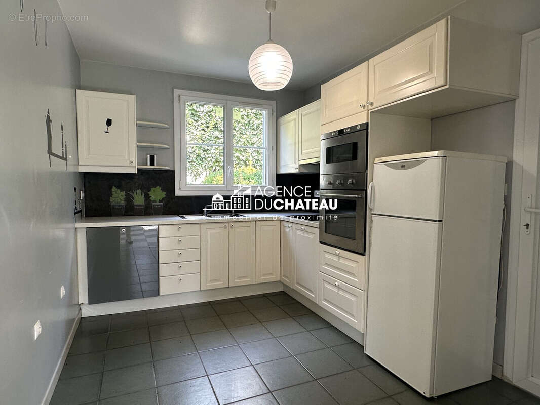 Maison 149 m² à Nandy  - photo 4