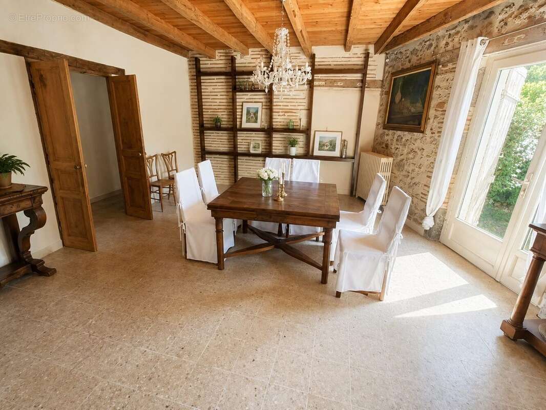 Maison 471 m² à Damazan  - photo 6
