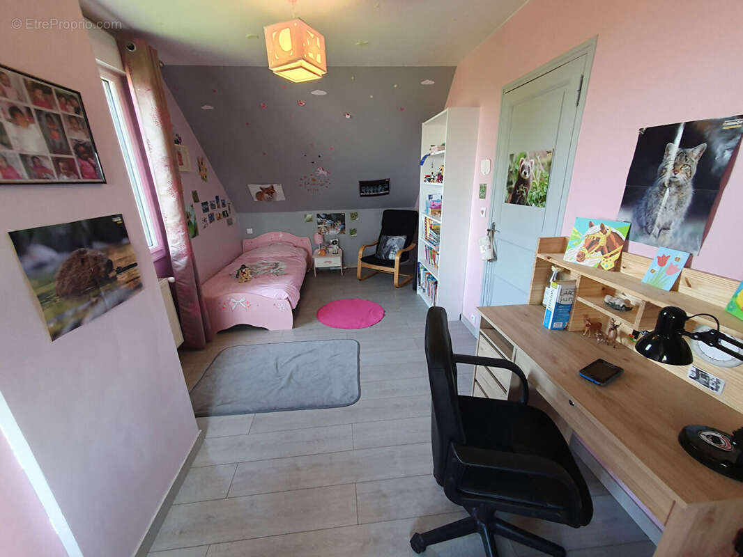 Maison à BAZOCHES-SUR-GUYONNE