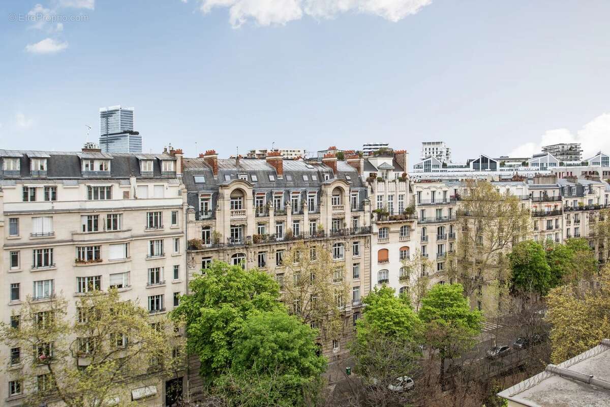 Appartement à PARIS-17E