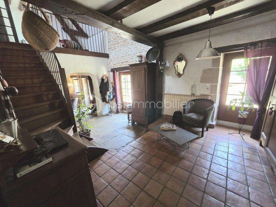 Magnifique Corps de ferme de 222m³ avec piscine et dépendances - photo 5