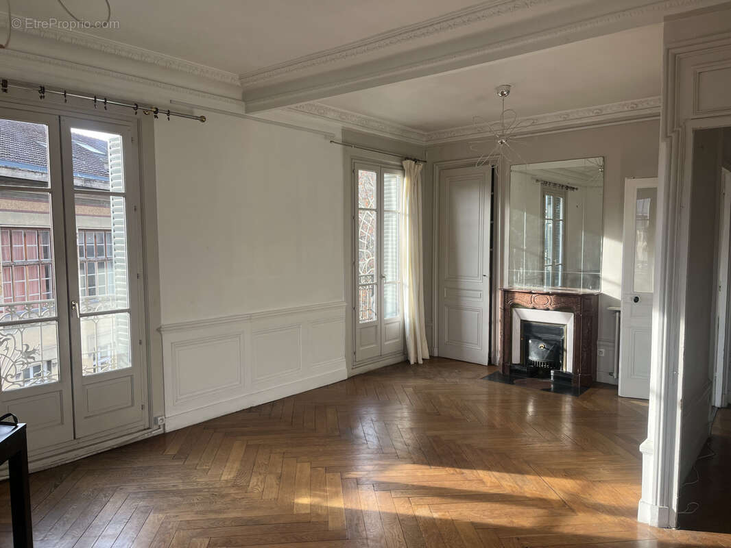 Appartement à LYON-1E
