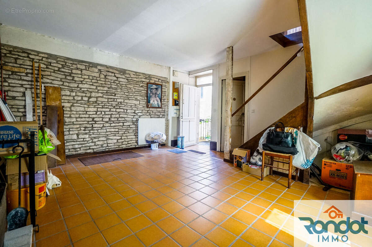 Maison à IS-SUR-TILLE