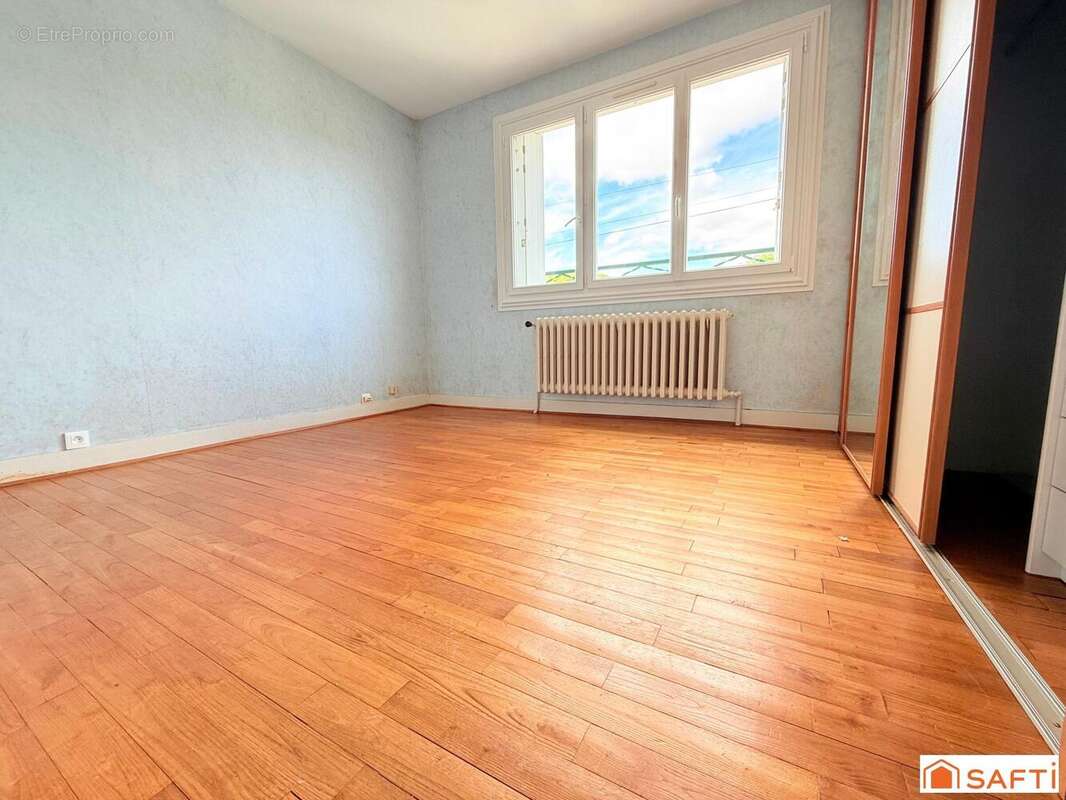 Maison 73 m² à Saint-Paterne-Racan  - photo 4