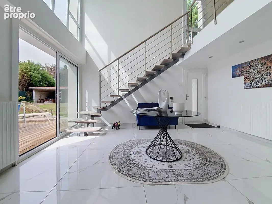 Maison rénovée - 5 chambres - Véranda - Espace bureau - Grand garage - photo 15