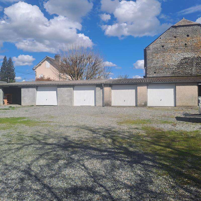 Appartement à BOEIL-BEZING