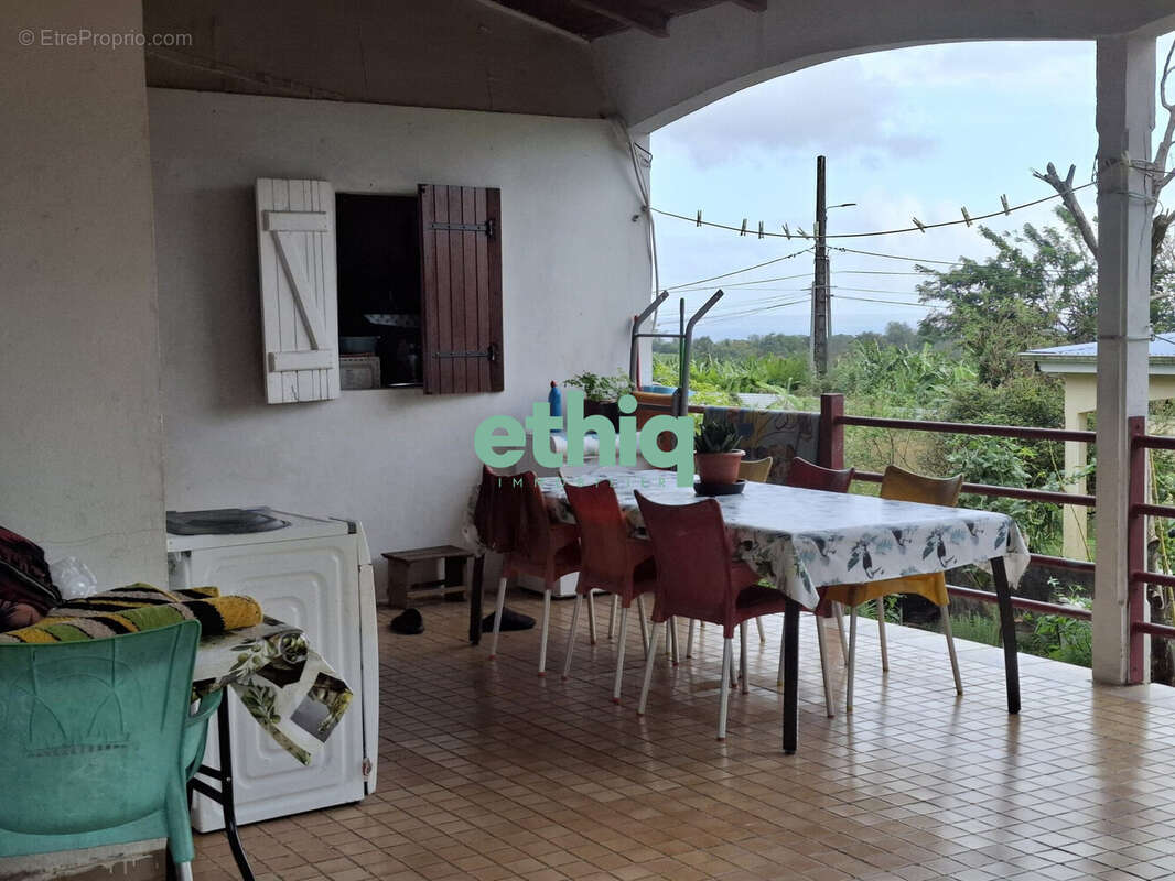 Maison à CAPESTERRE-BELLE-EAU