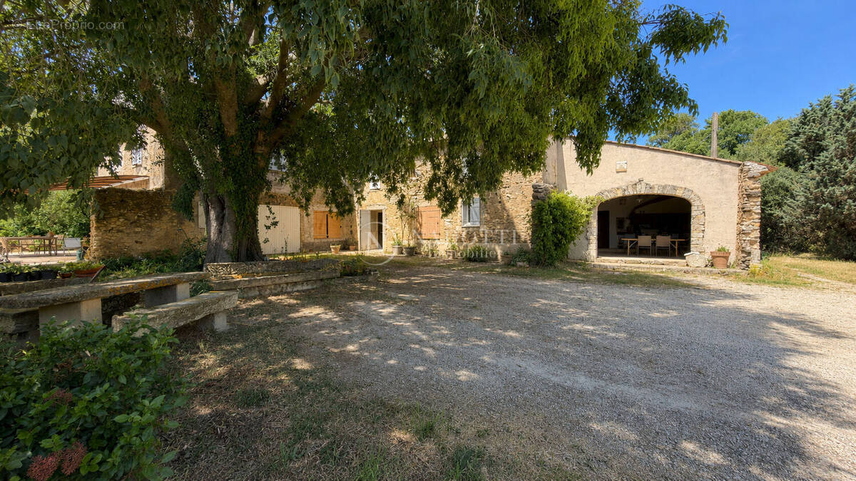 Maison à ROBION