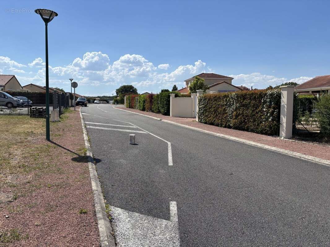 Terrain à BELLERIVE-SUR-ALLIER