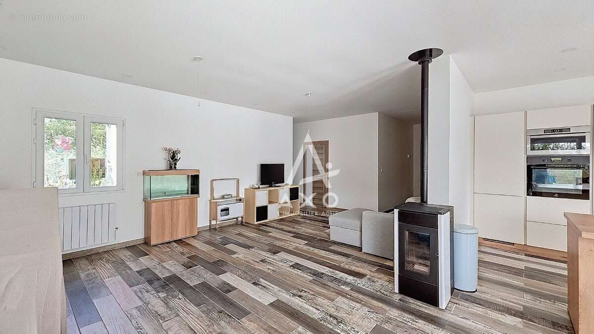 Maison à CORQUILLEROY