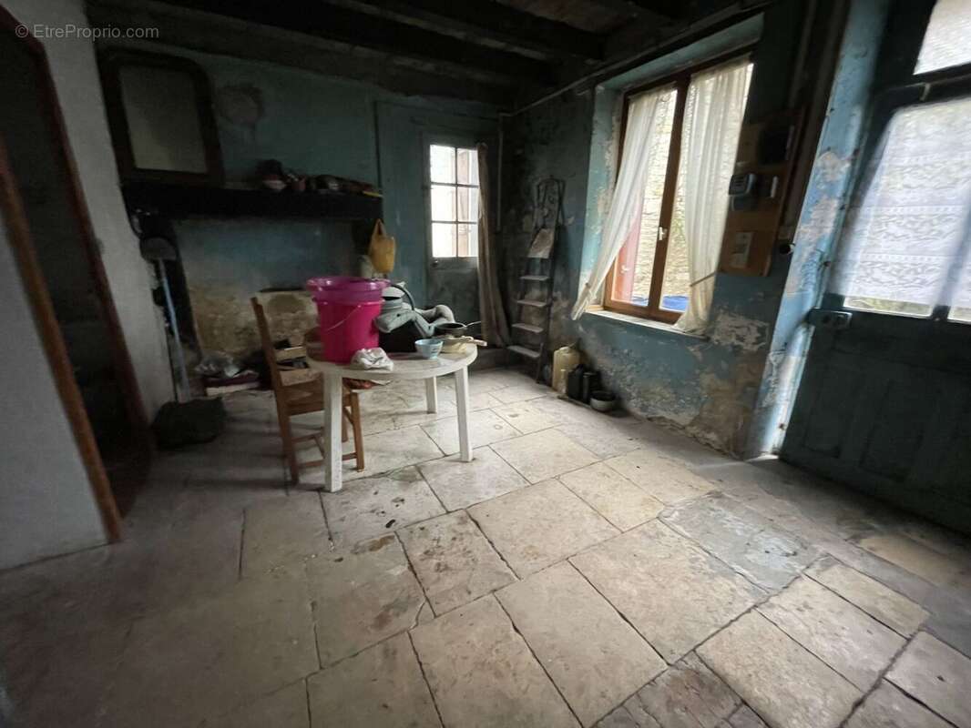 Maison à CREZANCAY-SUR-CHER