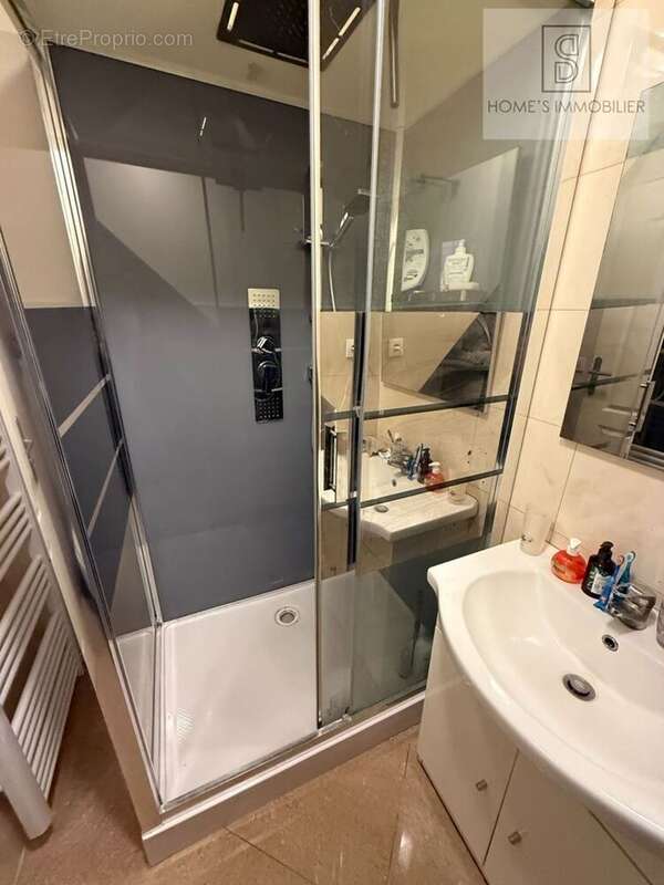 Appartement à LES PAVILLONS-SOUS-BOIS