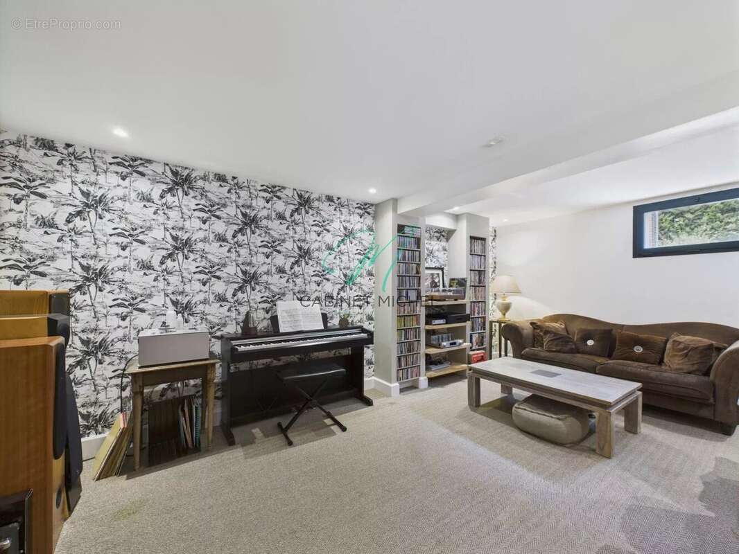 Maison à ROQUEFORT-LES-PINS