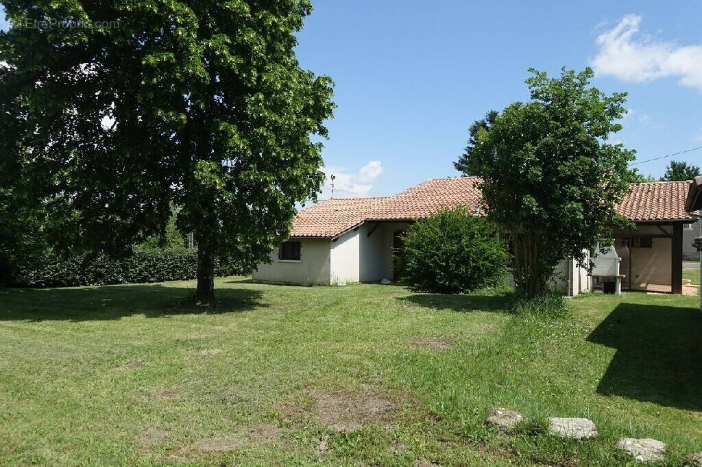 Maison à FOURQUES-SUR-GARONNE