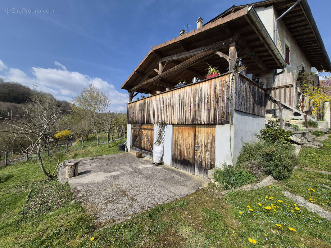 Maison à LOMPNIEU