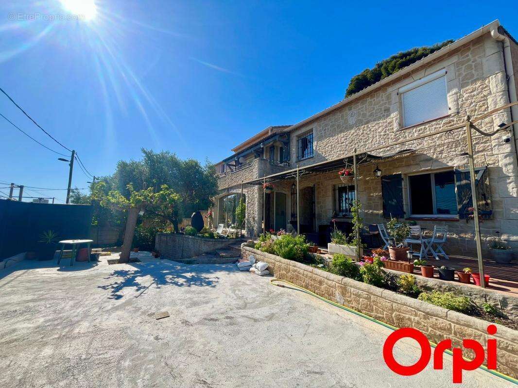 Appartement à MARSEILLE-11E