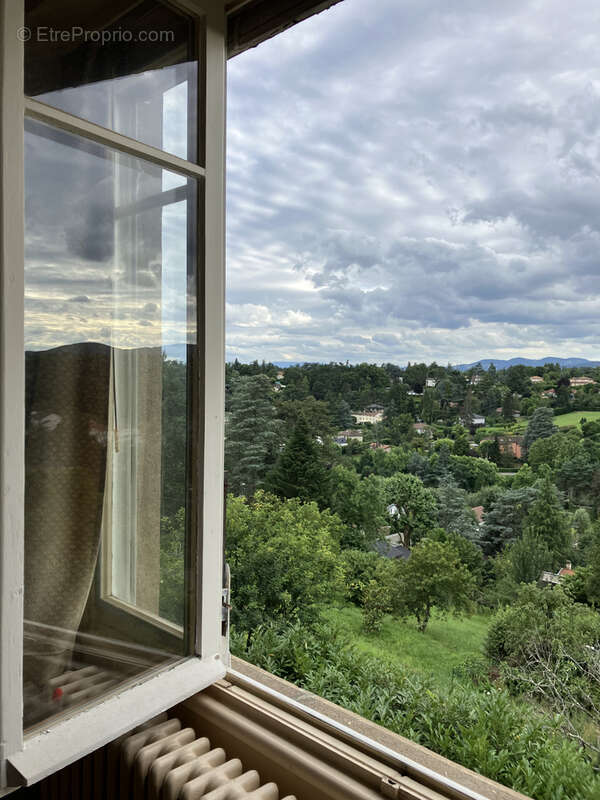 Appartement à CHARBONNIERES-LES-BAINS