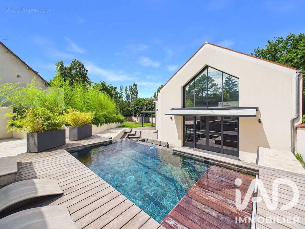 Maison 244 m² à Seine-Port  - photo 2