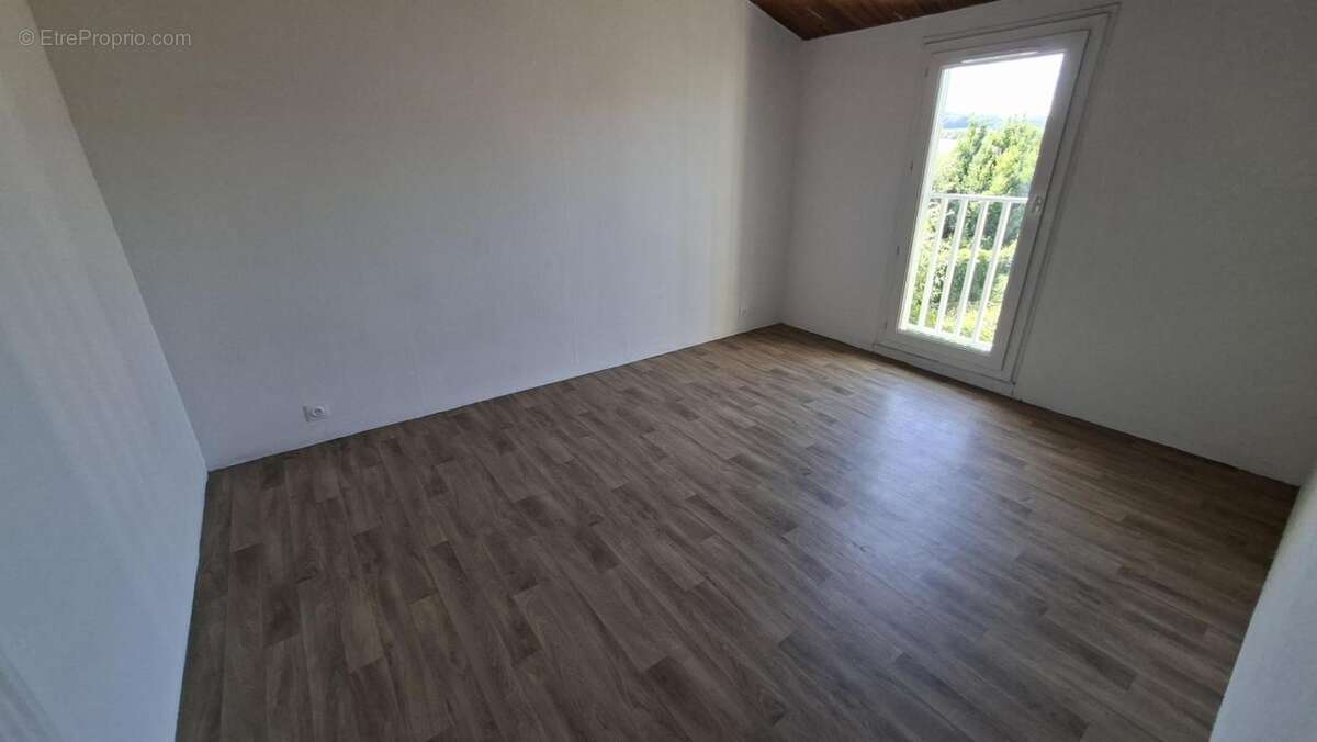 Maison à VALREAS