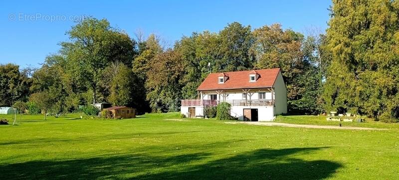 Maison à PRECY-SUR-VRIN