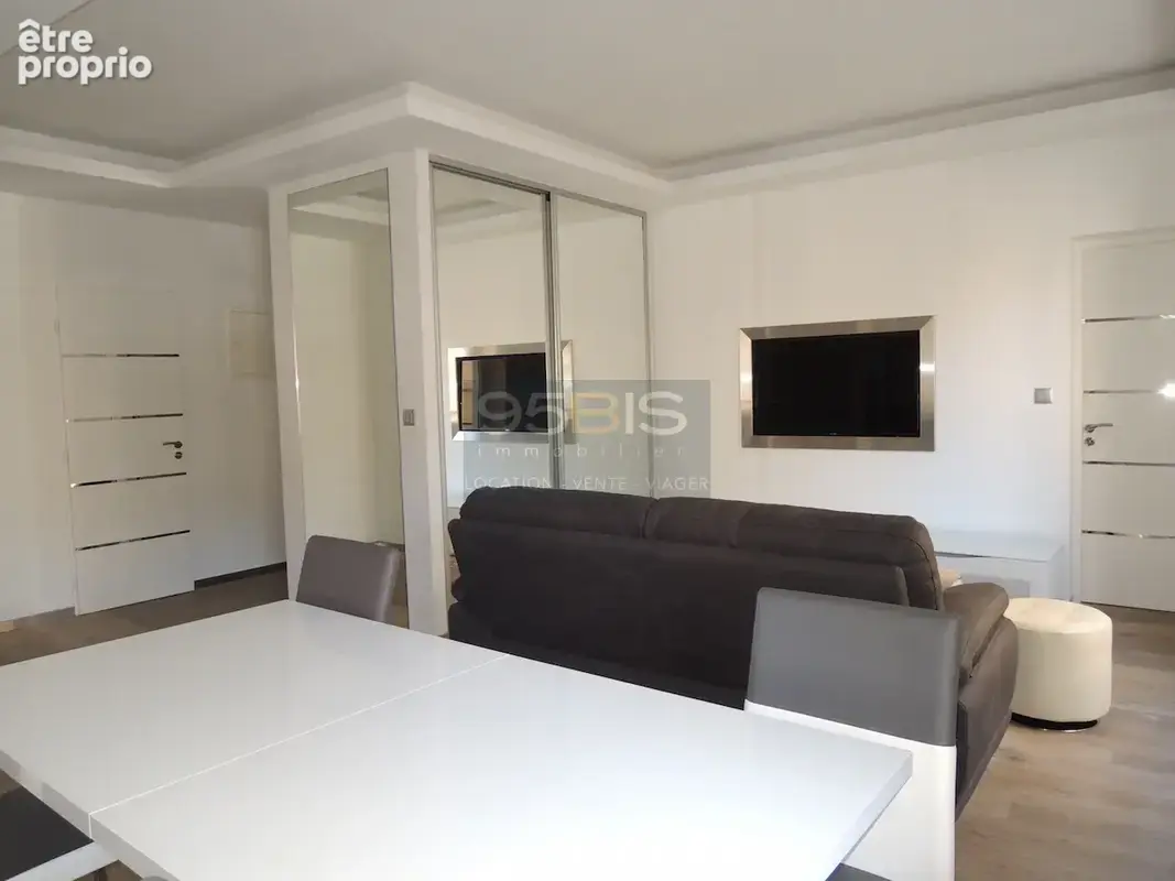 T2 triangle d'or rue commandant Faurax Appartement  vendu meublé - photo 2
