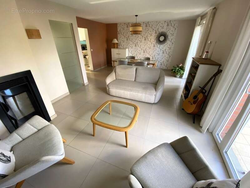 Maison à NEUVILLE-EN-FERRAIN