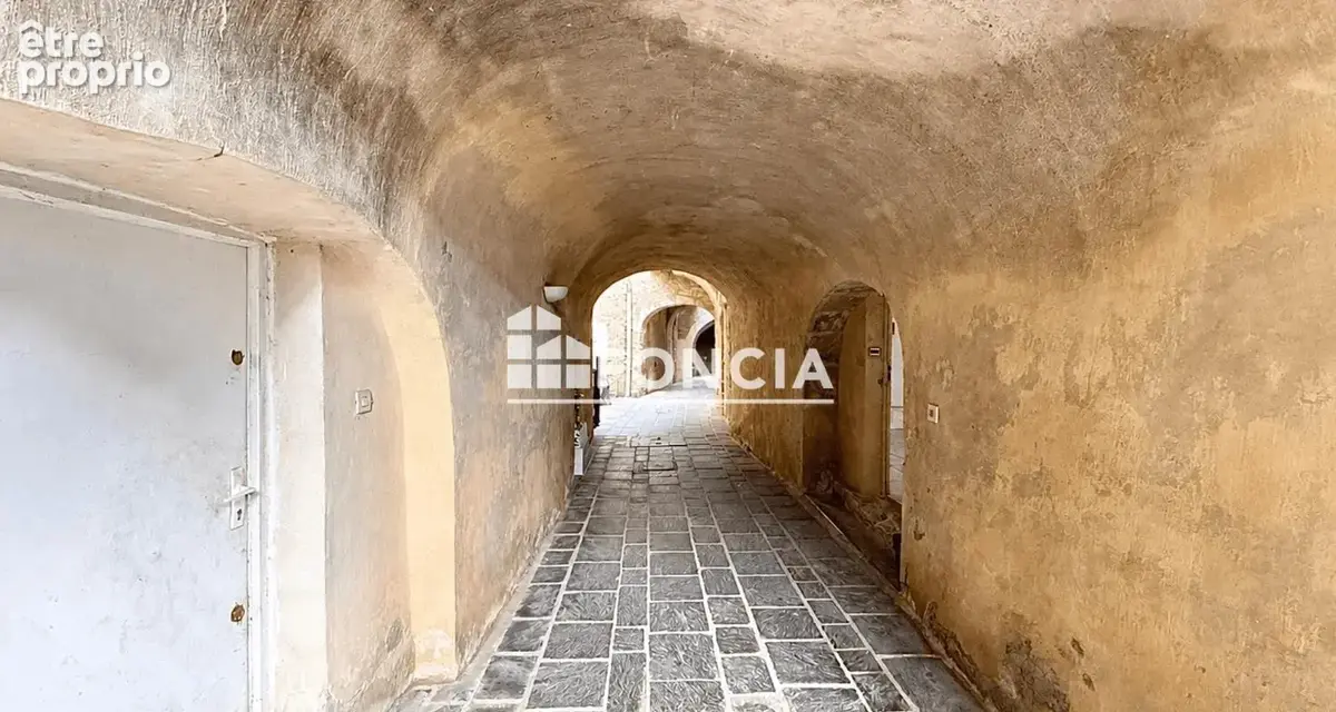 Grand studio de caractère au cœur de Montpellier — fort potentiel, libre immédiatement - photo 9