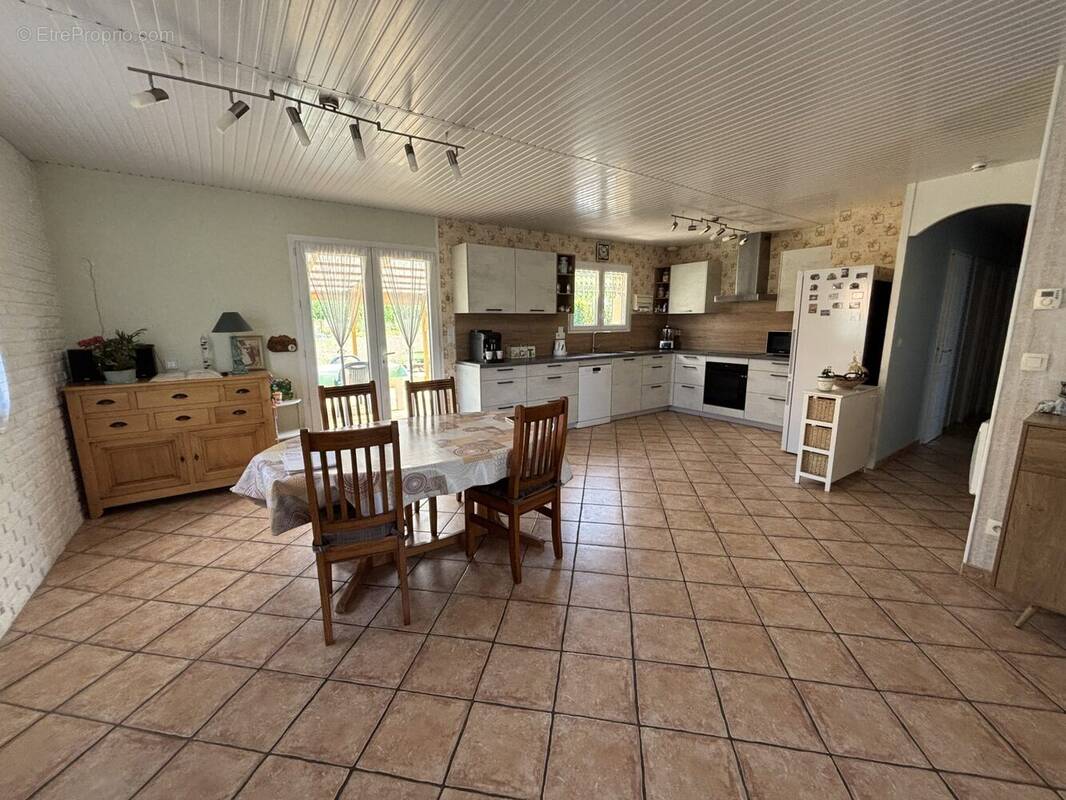 Maison 90 m² à Le Grand-Serre  - photo 2