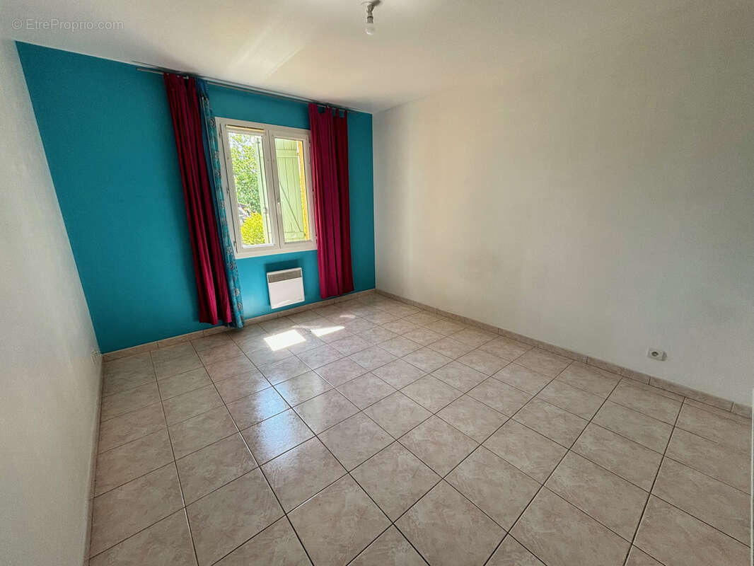 Puisserguier ! Villa plain pied de 100m2 sur une parcelle arborée de 602m2 - photo 9