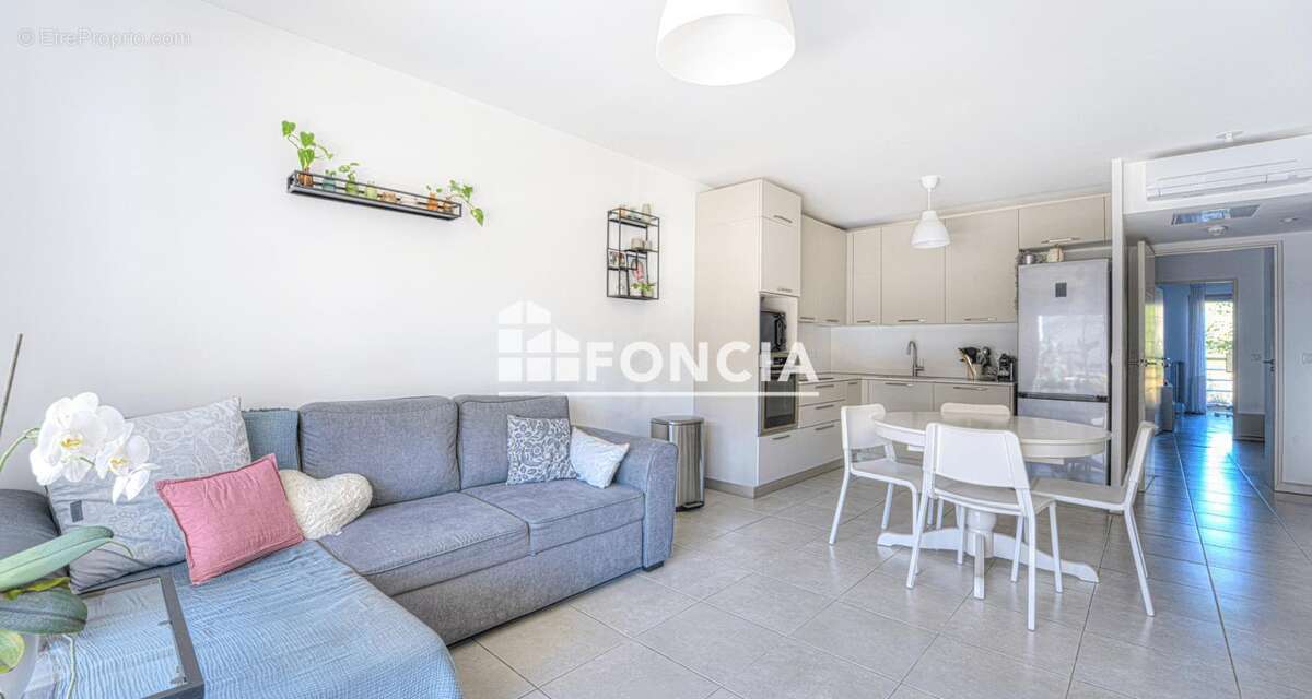 Appartement à VILLENEUVE-LOUBET
