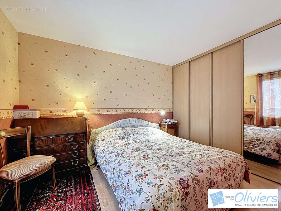 Maison à VOISINS-LE-BRETONNEUX