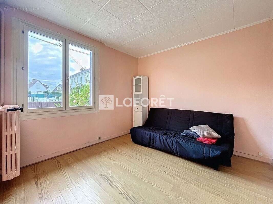 Maison à SAINT-ETIENNE-DU-ROUVRAY