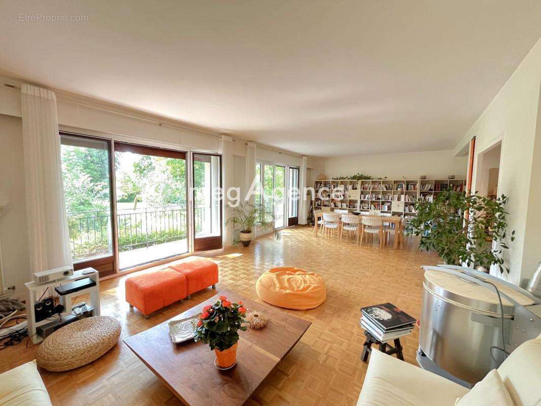 Appartement à SAINT-NOM-LA-BRETECHE