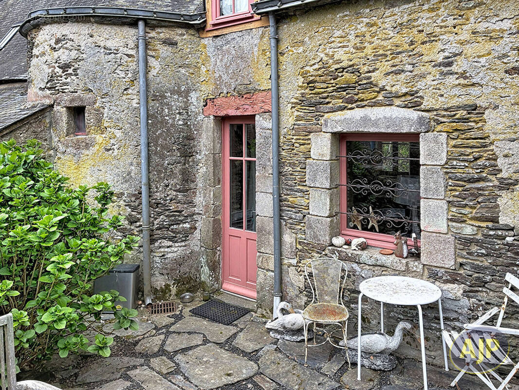 Maison à ROCHEFORT-EN-TERRE