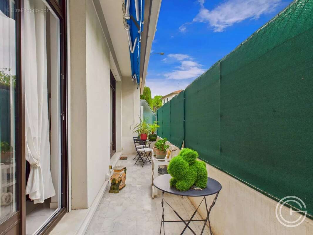 Appartement RDC - 3 pièces 65m² - Terrasse Parking Cave - Av de la Lanterne - NICE - photo 3