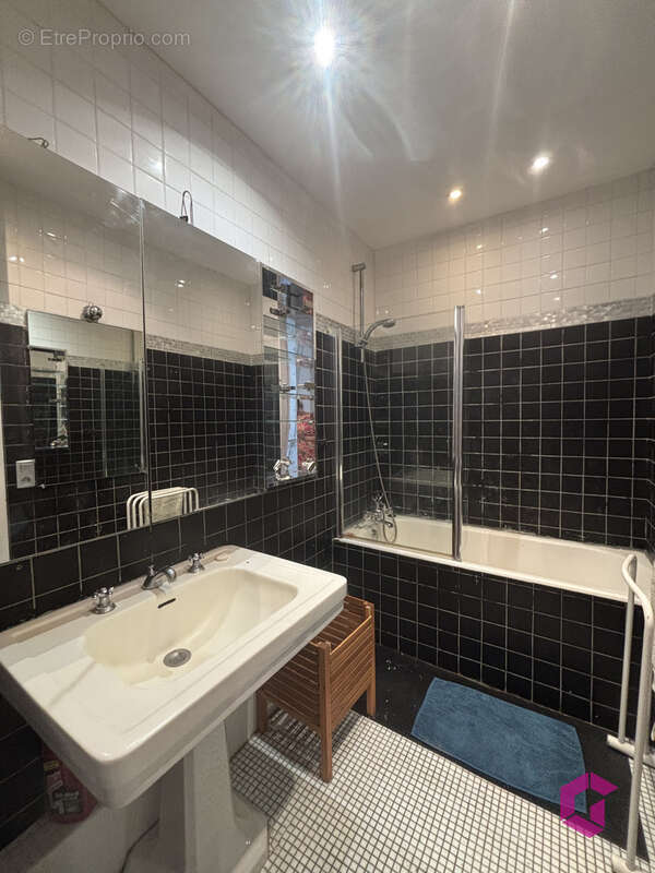 À vendre   Appartement bourgeois de 211 m2   Centre-ville de Saint-Étienne - photo 6