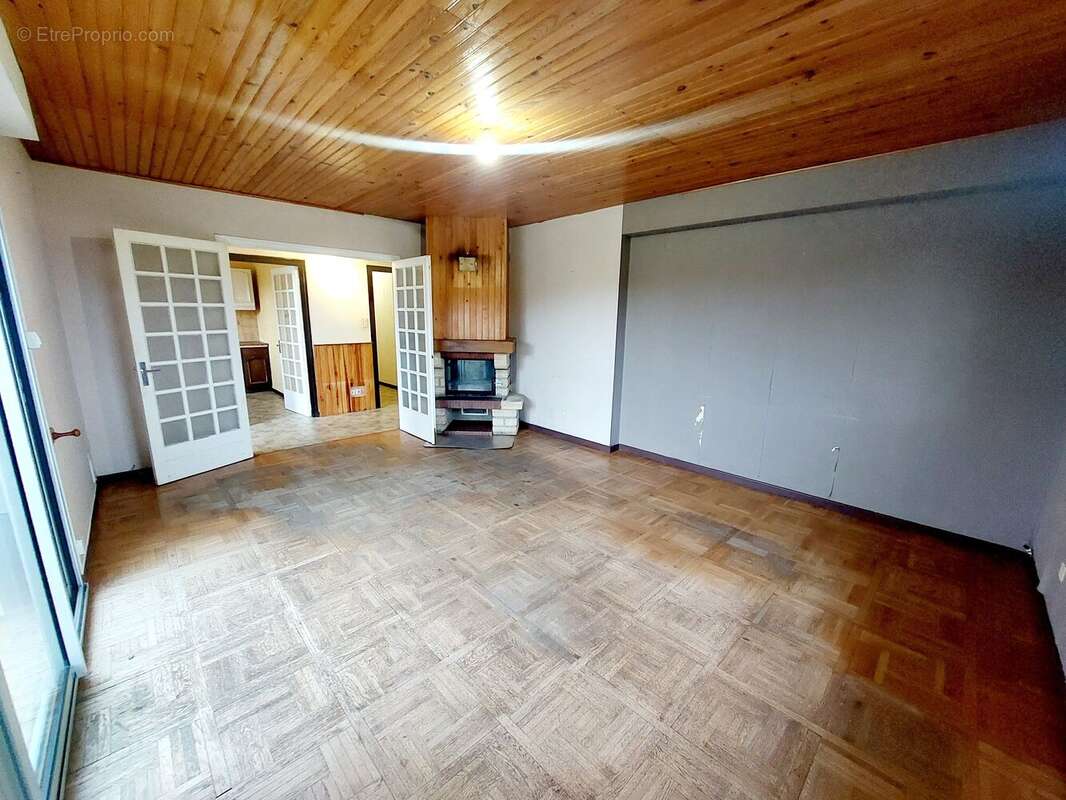 Photo 2 - Maison à SAINT-JUST-SAINT-RAMBERT