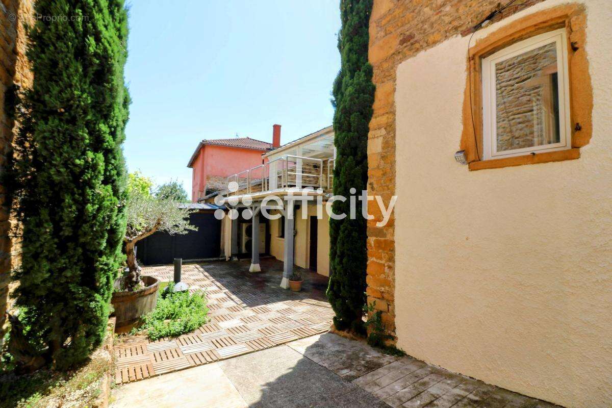 Maison 206 m² à Lozanne  - photo 4