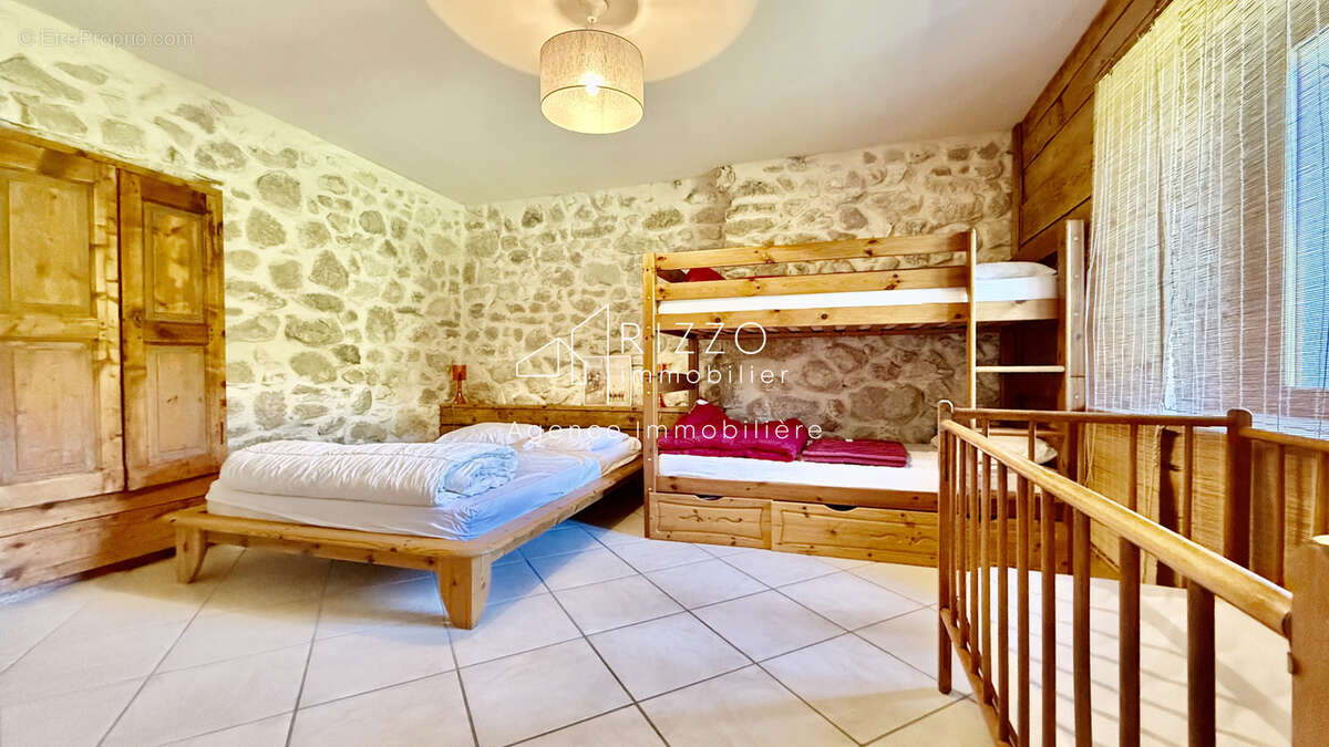 Maison à MIJOUX