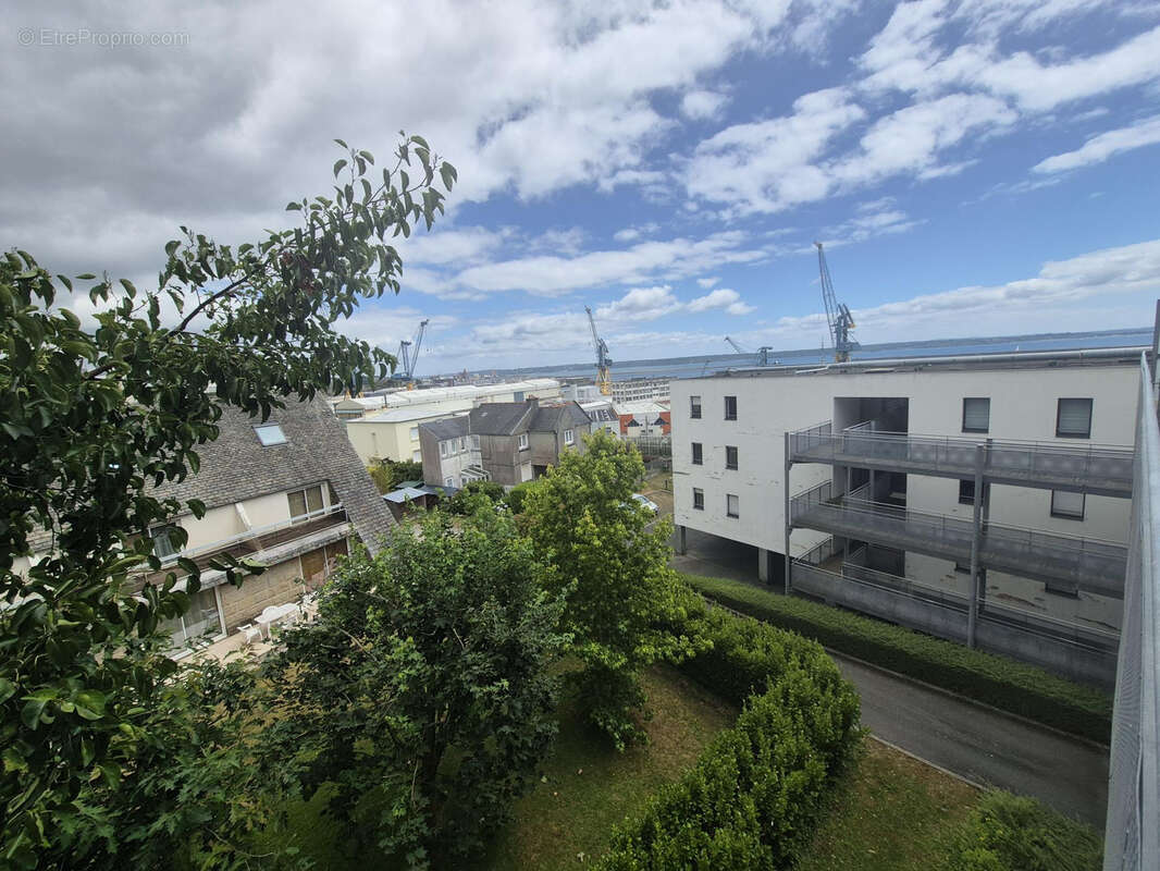 CORNICHE - T2 avec terrasse - Garage - photo 14