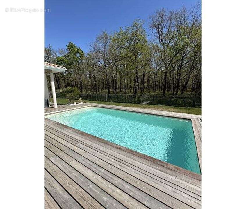 Maison à GRAYAN-ET-L'HOPITAL